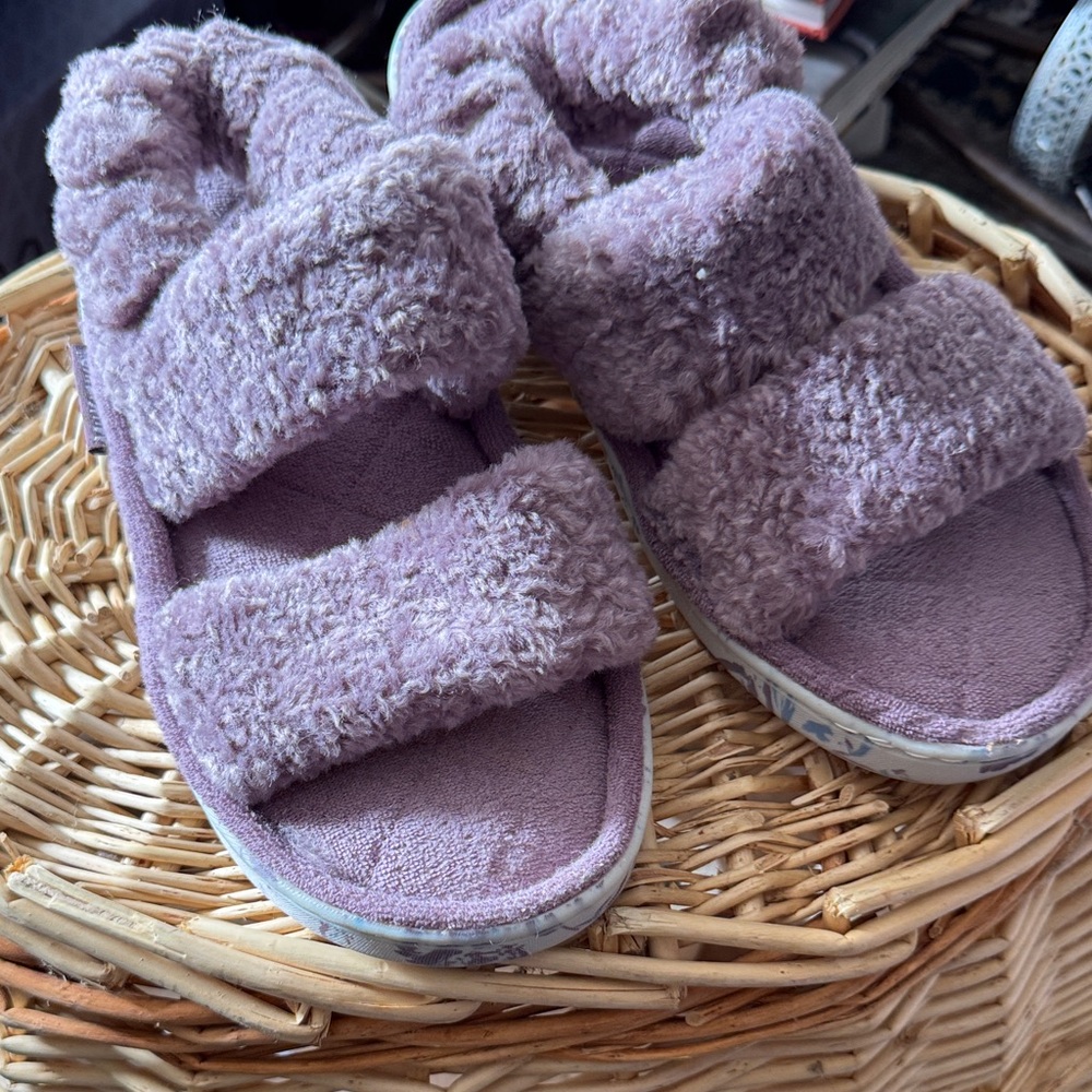 Muk Luks Lavender Plush Fuzzy Slide Slippers